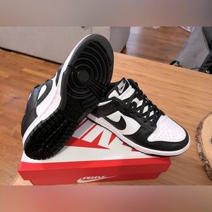 W NIKE DUNK LOW PANDAS size 6.5